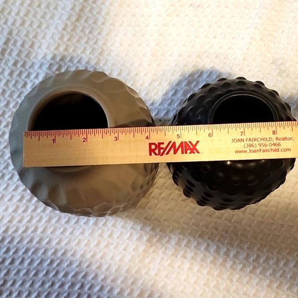 TWO vases - Picture 8 of 8